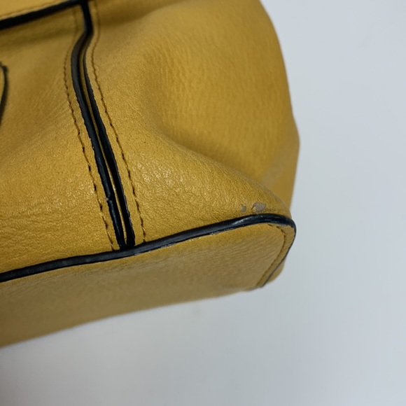 Steve Madden | Yellow Multifunctional Leather Adjustable Bag | Crossbody & Carry - Picture 5 of 12